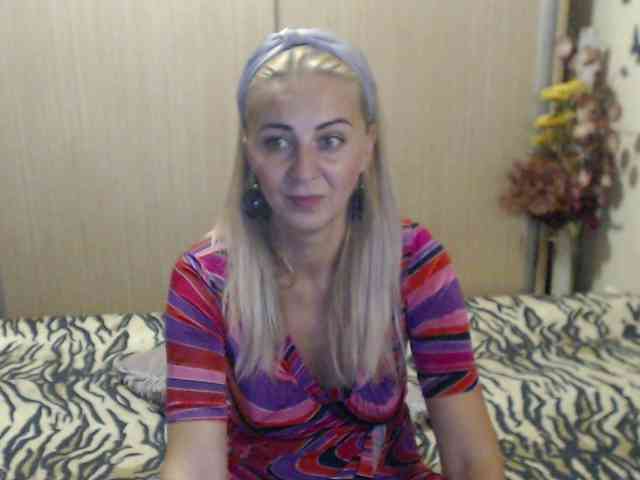 MirabelaSweet webcam
