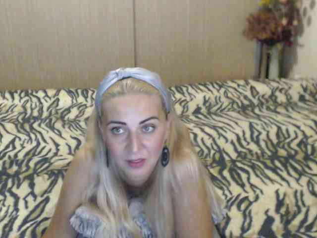 MirabelaSweet webcam