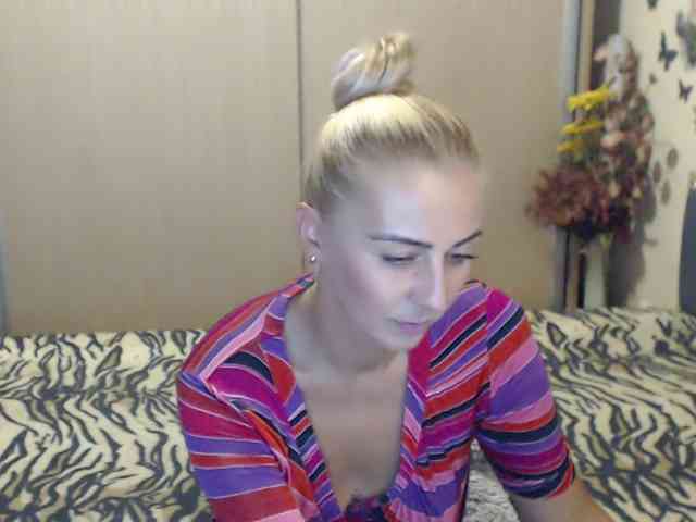 MirabelaSweet webcam