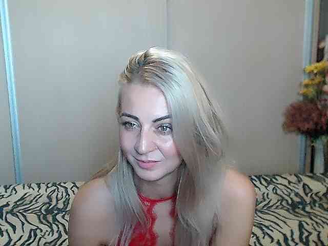 MirabelaSweet webcam