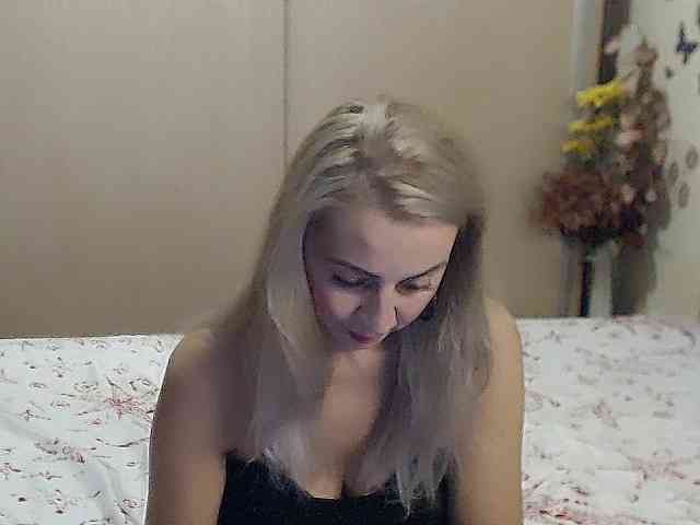 MirabelaSweet webcam