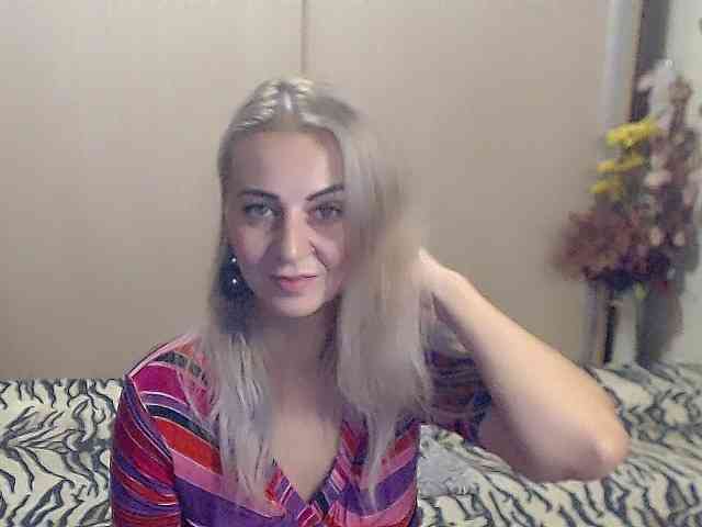 MirabelaSweet webcam