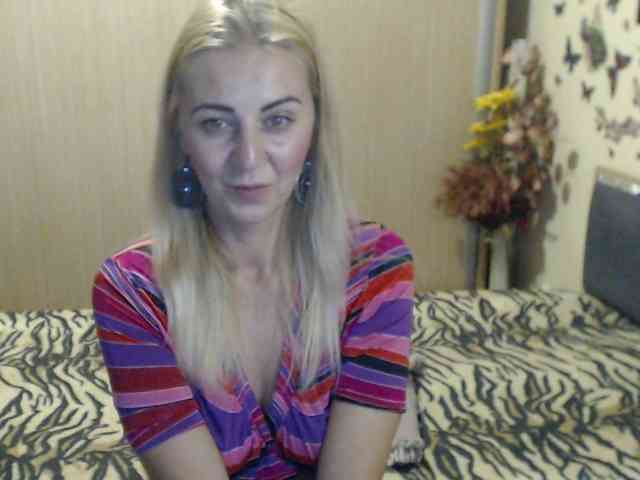MirabelaSweet webcam
