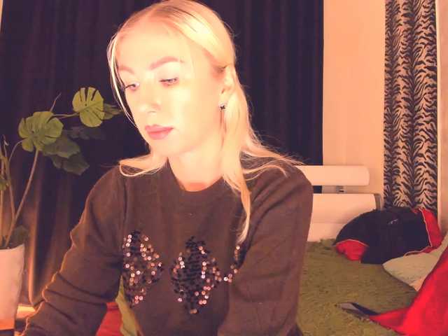 Witchcraft live cam preview