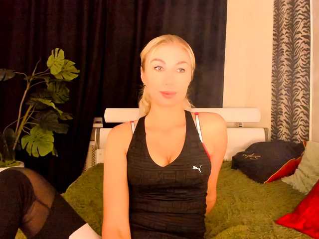 Witchcraft live cam preview