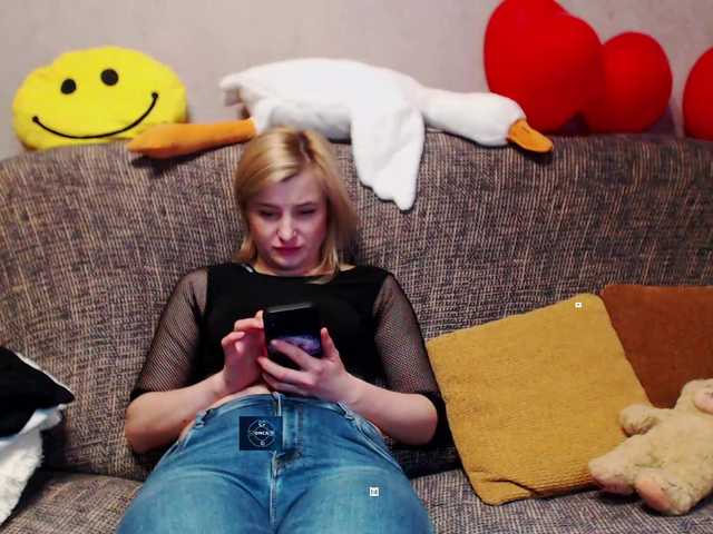 alya555's BongaCams show and profile