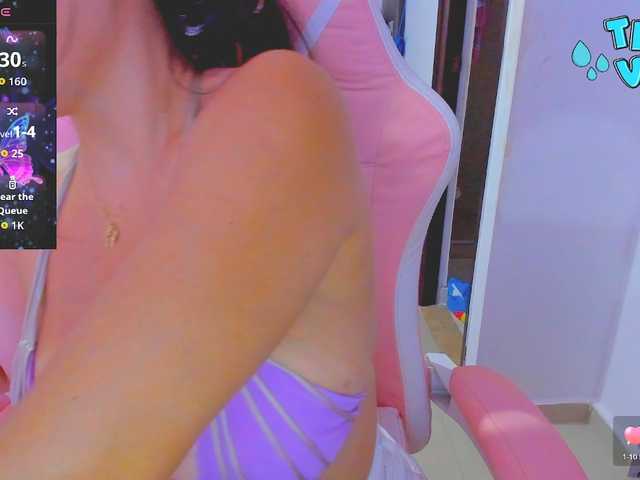 HUGETITS90XX live cam on BongaCams
