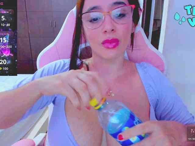 HUGETITS90XX webcam