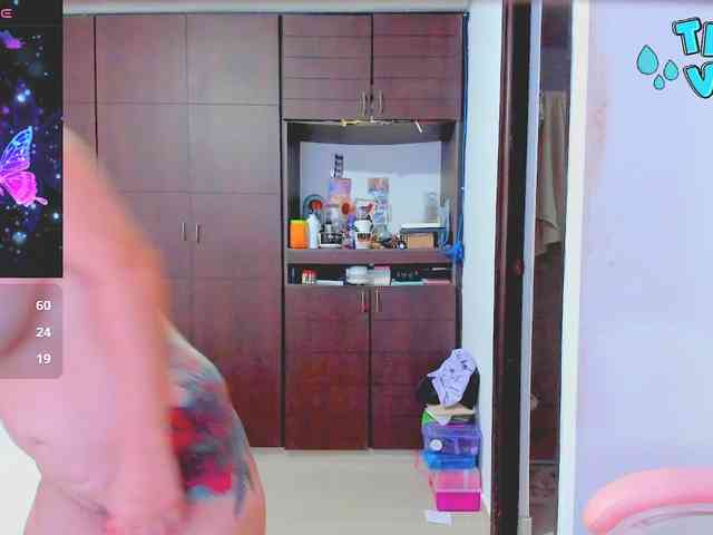 HUGETITS90XX webcam