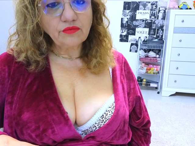 maggiemilff68 live cam on BongaCams