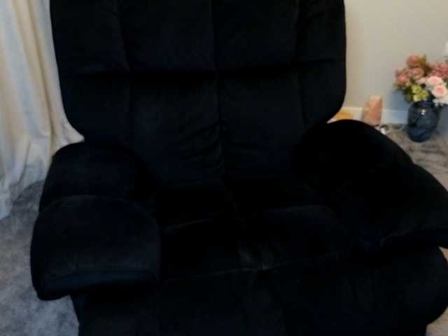 maggiemilff68 — live female cam