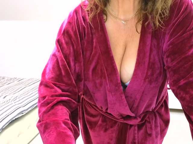 maggiemilff68 live cam on BongaCams