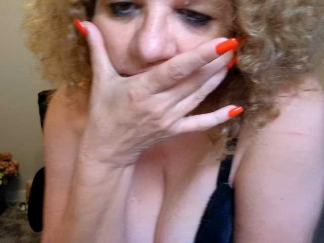 maggiemilff68 live cam on BongaCams