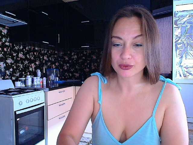Redfox777 live cam on BongaCams