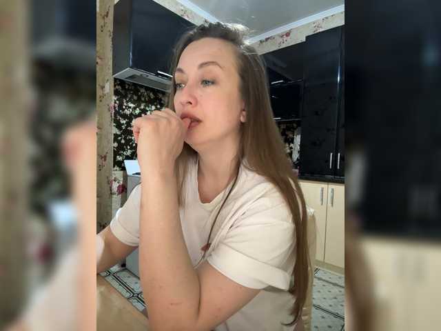 Redfox777's BongaCams show and profile