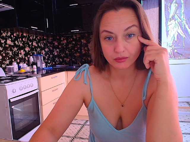 Redfox777 live cam on BongaCams