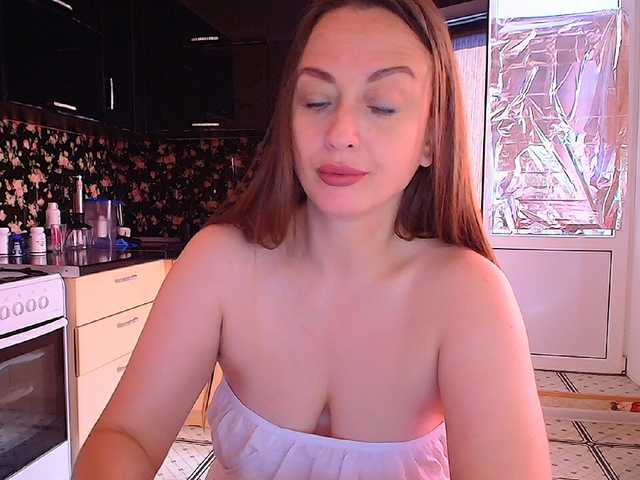 Redfox777 live cam on BongaCams
