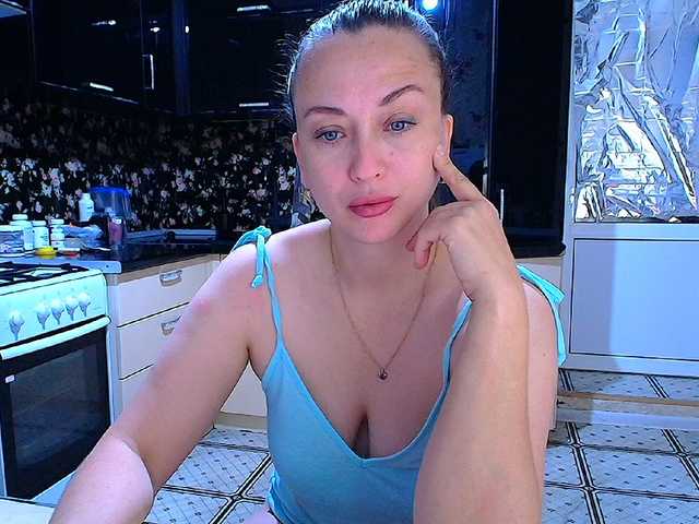 Redfox777 live cam on BongaCams
