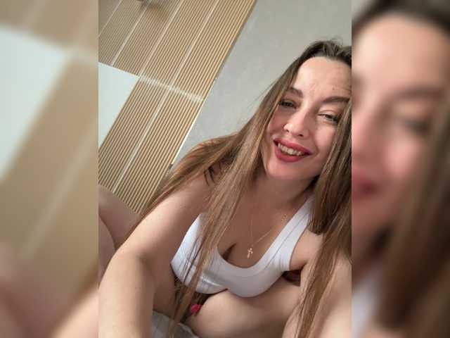 Redfox777 live cam on BongaCams