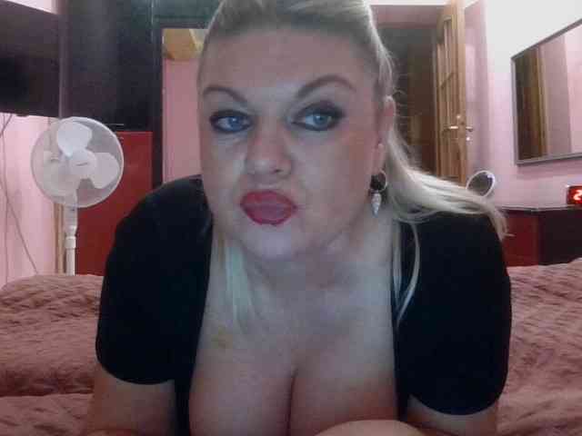 BellaX999 webcam