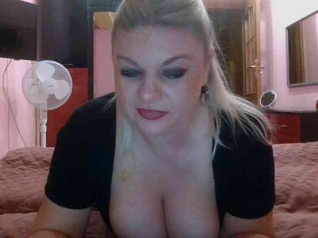 BellaX999 webcam
