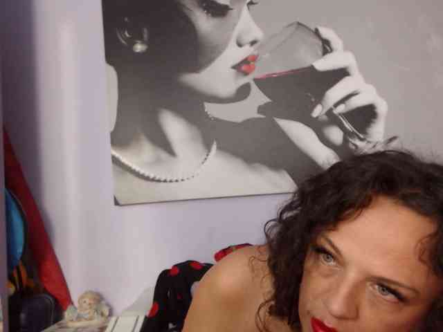 AwesomeAlicia webcam