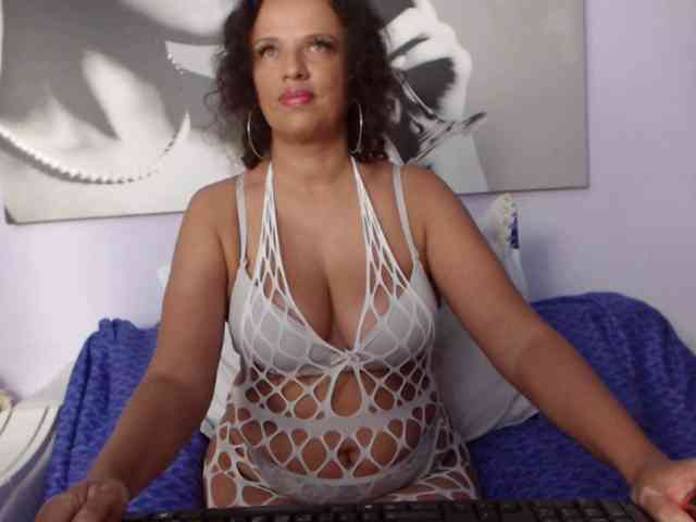 AwesomeAlicia webcam