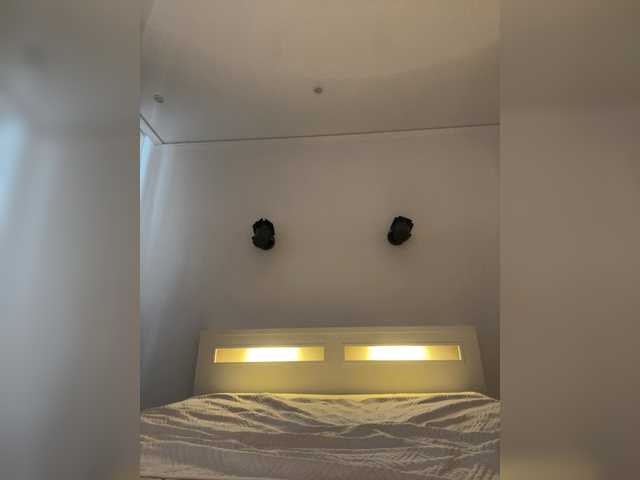 _SKYY_____ live cam preview