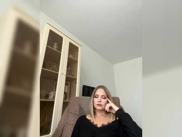sura97 live cam on BongaCams
