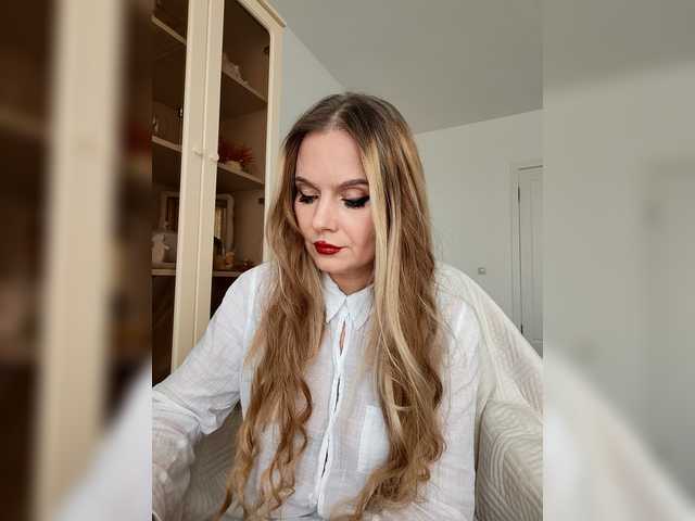 sura97's BongaCams show and profile