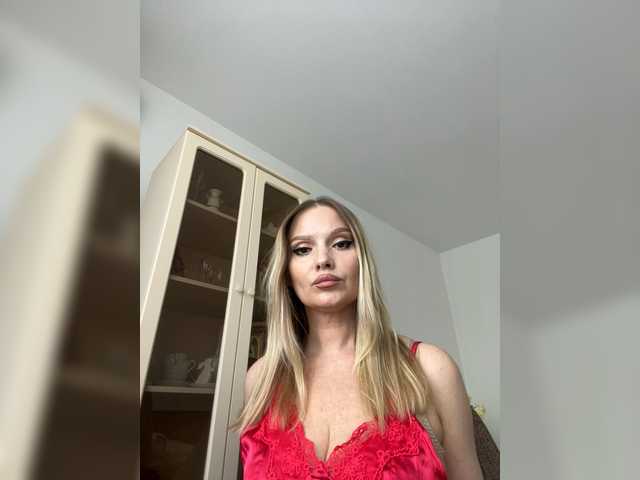 sura97 live cam on BongaCams