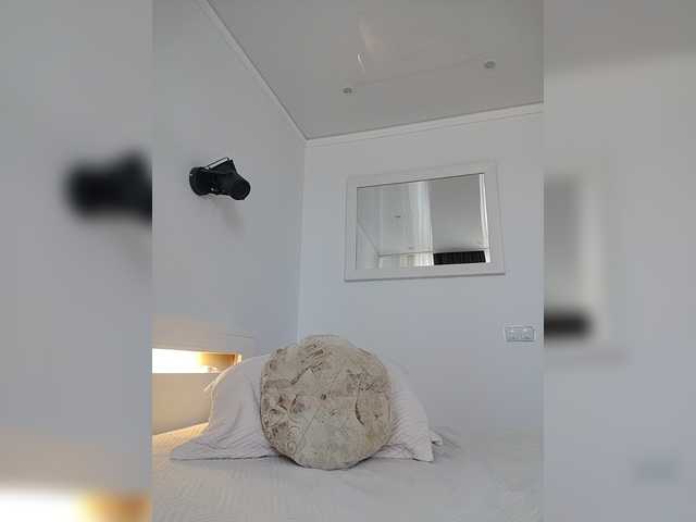 sura97 live cam on BongaCams