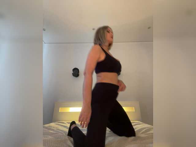 sura97 live cam on BongaCams
