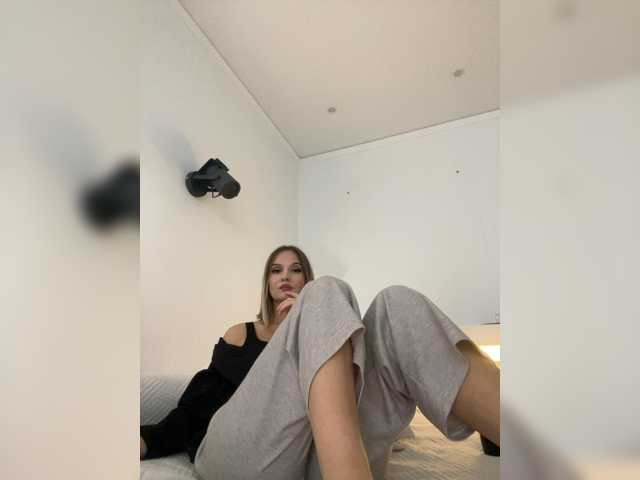 sura97 live cam on BongaCams