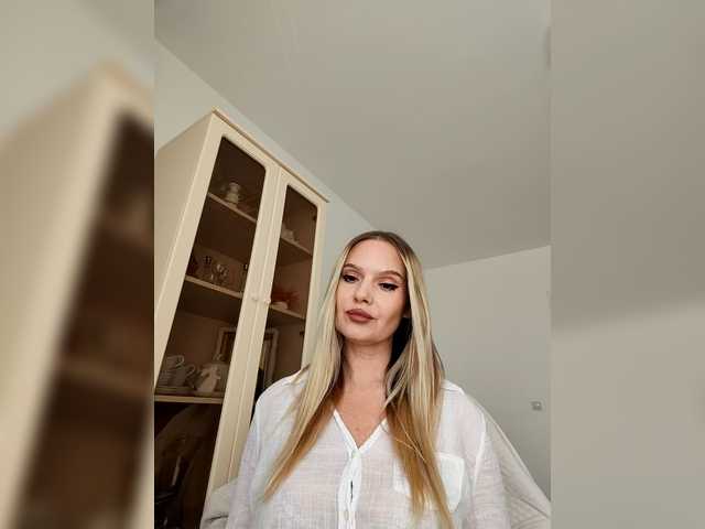 sura97's BongaCams show and profile