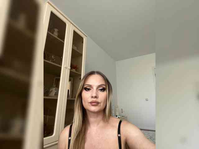 sura97 Live Webcam on BongaCams