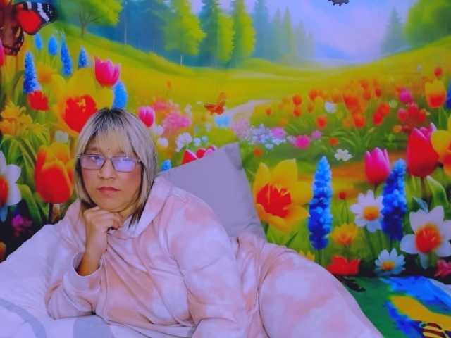 indianroxy live cam on BongaCams
