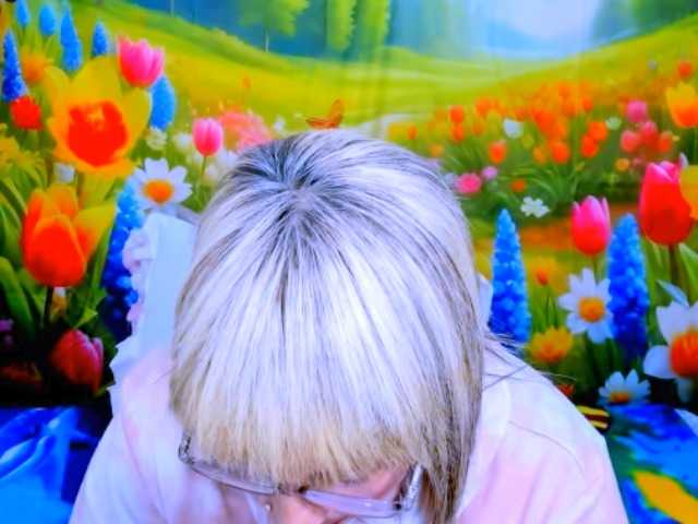 indianroxy live webcam show