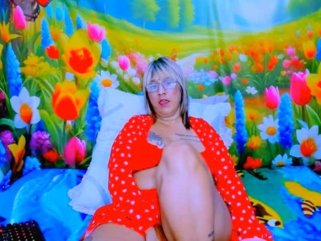 indianroxy live cam on BongaCams