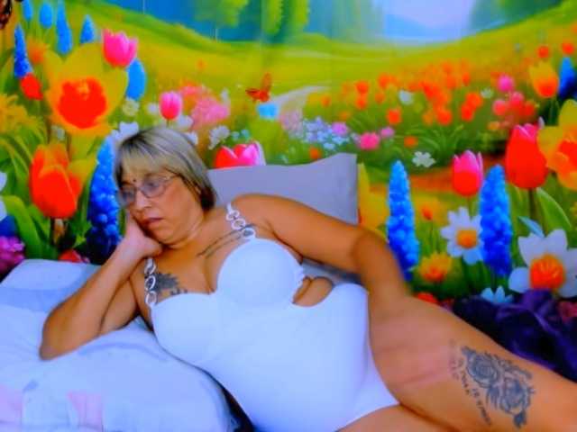 indianroxy live cam on BongaCams