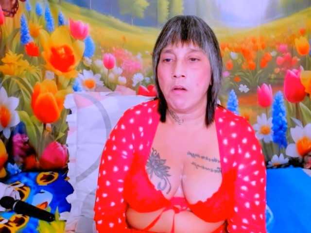 indianroxy's BongaCams show and profile