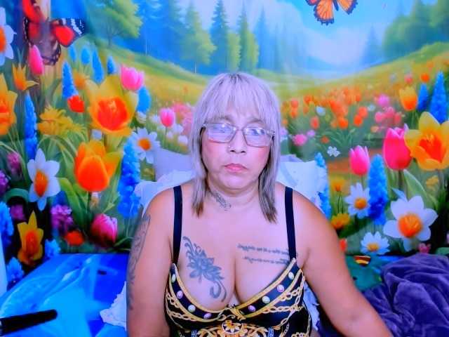 indianroxy live cam on BongaCams