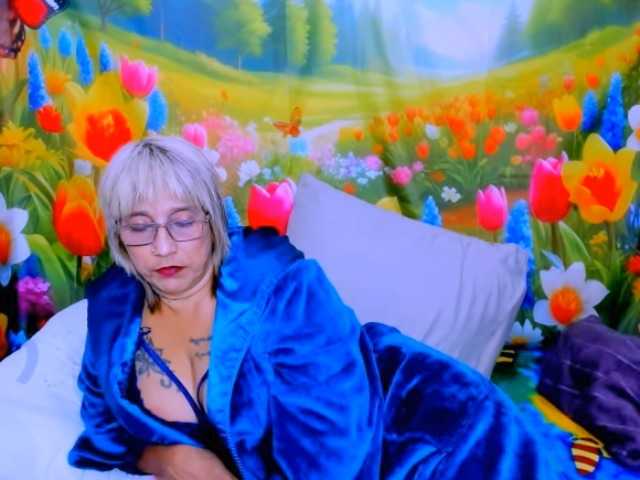 indianroxy live cam on BongaCams