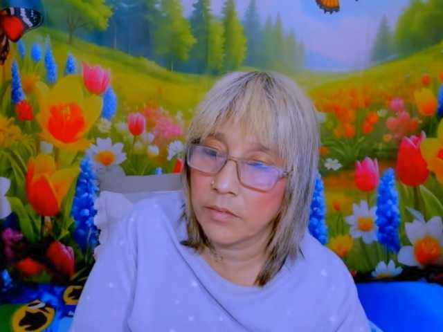 indianroxy live webcam show