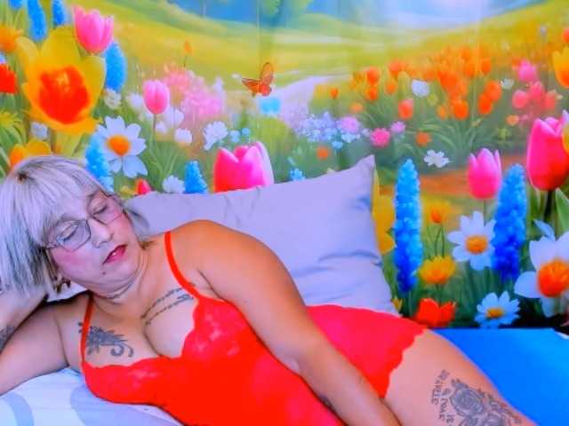 indianroxy live cam on BongaCams