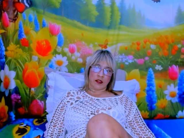 indianroxy live cam on BongaCams