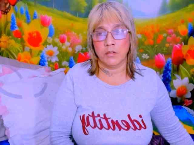 indianroxy webcam