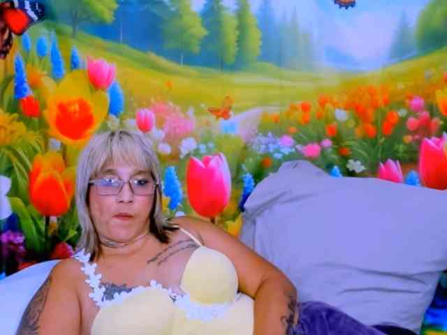 indianroxy webcam