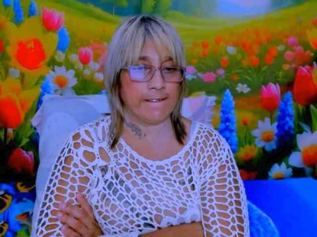 indianroxy webcam