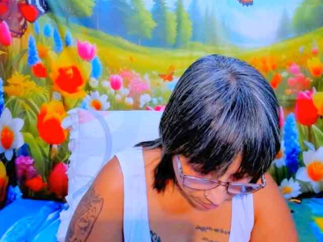 indianroxy webcam
